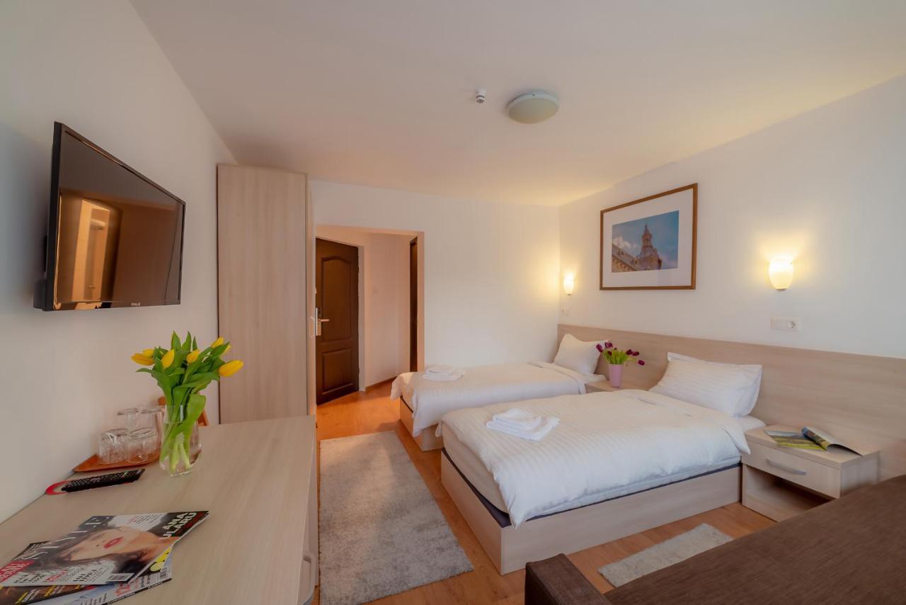 Pension Cluj Ngoại thất bức ảnh