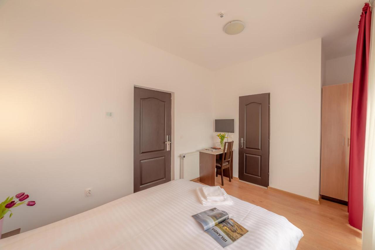 Pension Cluj Ngoại thất bức ảnh